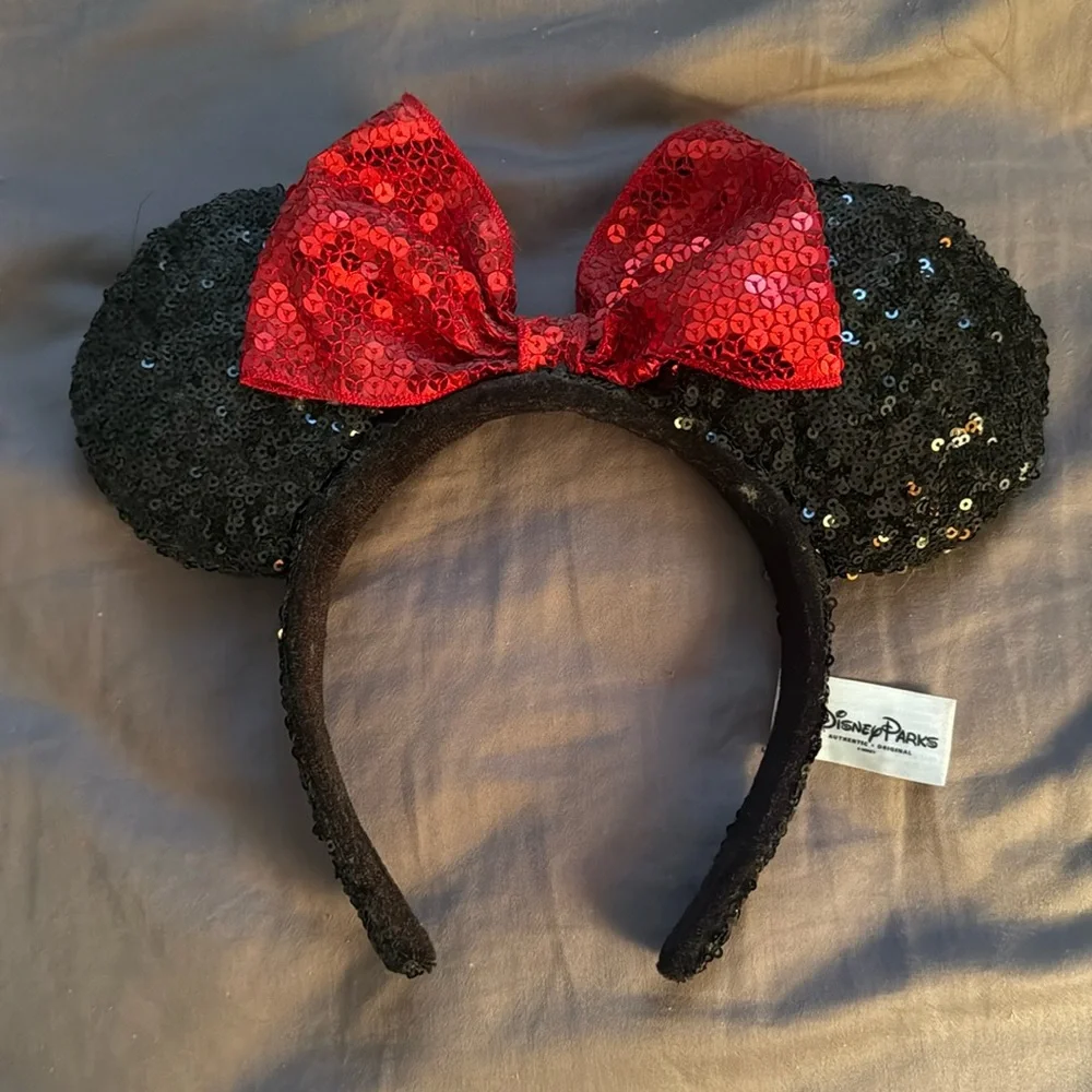Minnie Mouse Disney sequined Headband Ears like new!